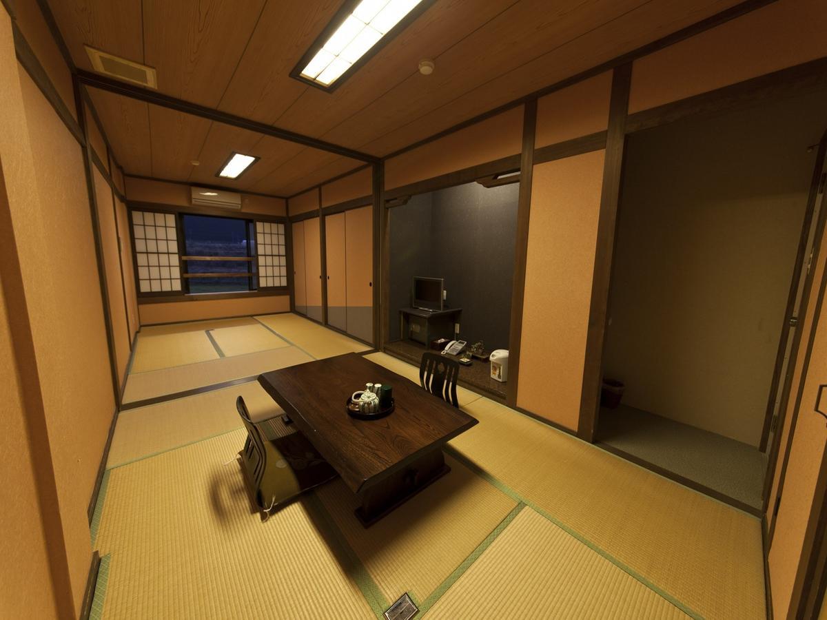 Gokuraku Onsen Takumi No Yado Hotel Takaharu Bagian luar foto